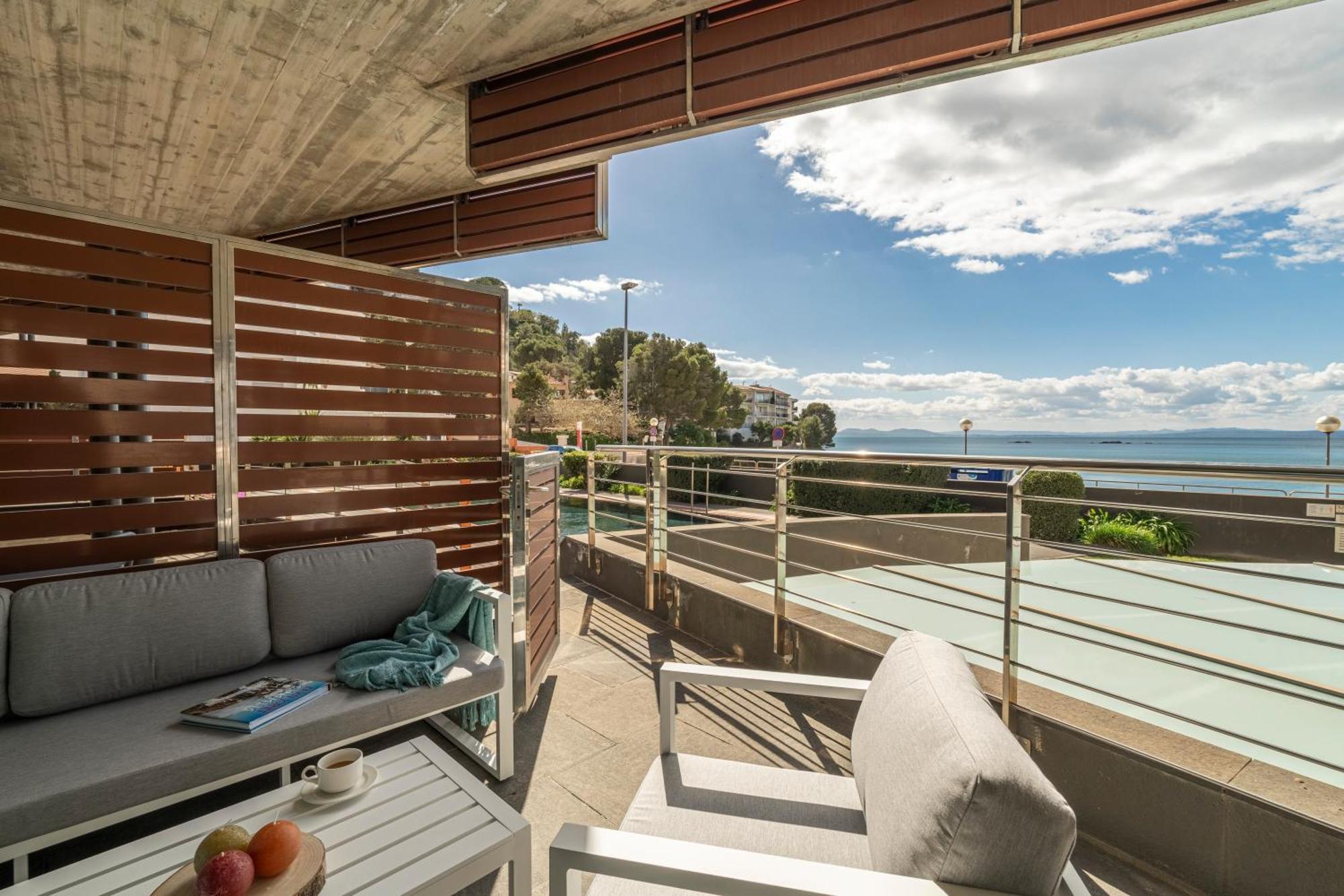 Apartamento Con Gran Terraza Delante Del Mar Rosas Exterior foto